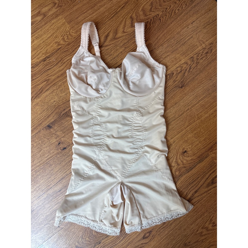 Cabernet Women Beige Full Body Shapewear Underwire Bra Style 8604 Size 36D